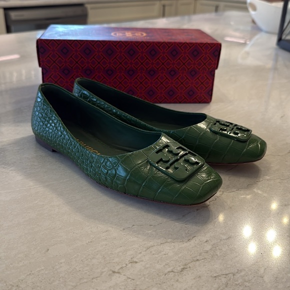 Tory Burch Green Women's Flats - Picture 5 of 5